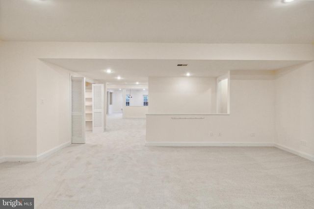 2527 HUNTER MILL RD, Oakton, VA 22124