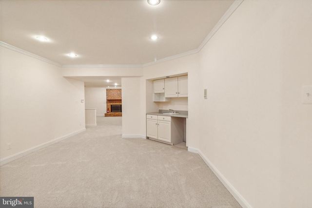 2527 HUNTER MILL RD, Oakton, VA 22124