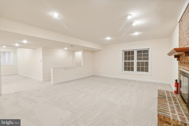 2527 HUNTER MILL RD, Oakton, VA 22124