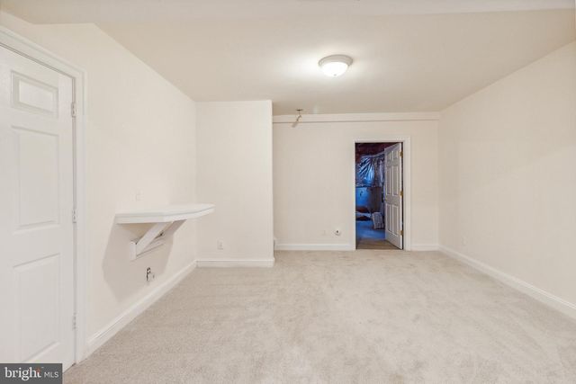 2527 HUNTER MILL RD, Oakton, VA 22124
