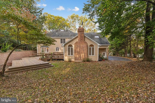 2527 HUNTER MILL RD, Oakton, VA 22124