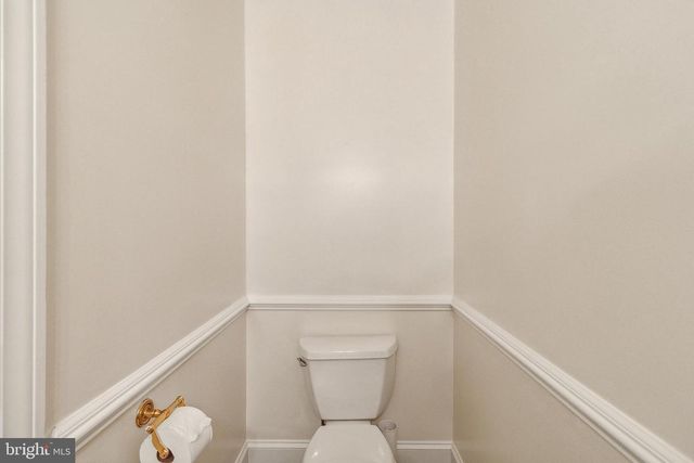 2527 HUNTER MILL RD, Oakton, VA 22124