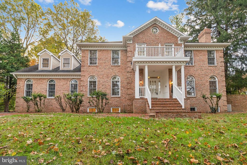 2527 HUNTER MILL RD, Oakton, VA 22124