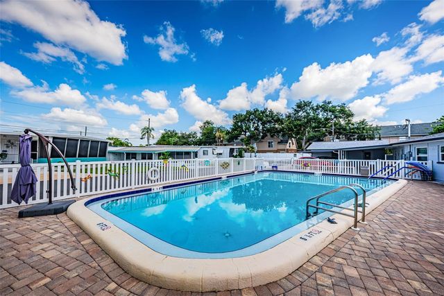 4187 72ND STREET N 32, St Petersburg, FL 33709