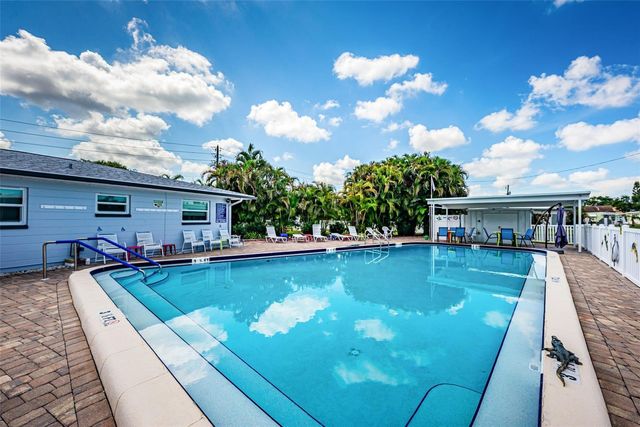 4187 72ND STREET N 32, St Petersburg, FL 33709