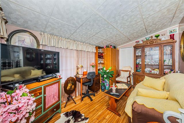 4187 72ND STREET N 32, St Petersburg, FL 33709