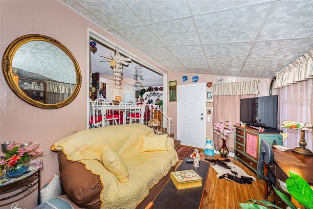 4187 72ND STREET N 32, St Petersburg, FL 33709