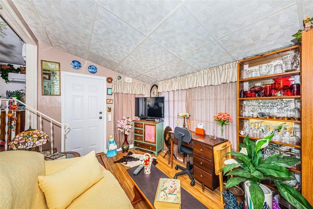 4187 72ND STREET N 32, St Petersburg, FL 33709