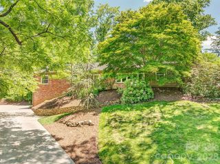 35 Dogwood Road, Asheville, NC 28804