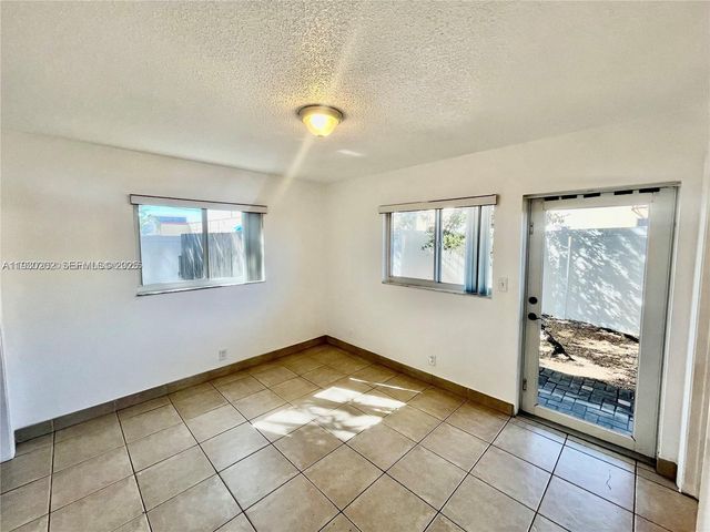 1274 NE 40th St 4, Oakland Park, FL 33334