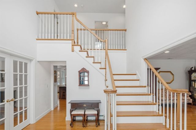 24 Talbott Farm Dr, Mendon, MA 01756