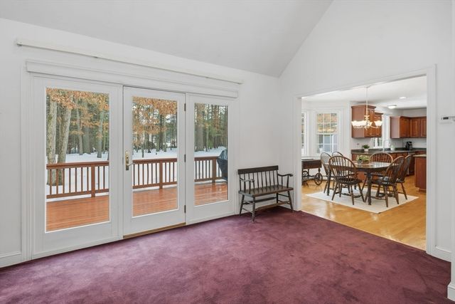 24 Talbott Farm Dr, Mendon, MA 01756