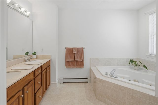 24 Talbott Farm Dr, Mendon, MA 01756