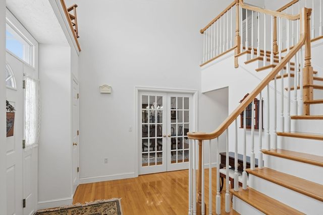 24 Talbott Farm Dr, Mendon, MA 01756