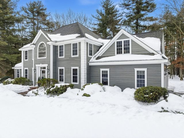 24 Talbott Farm Dr, Mendon, MA 01756