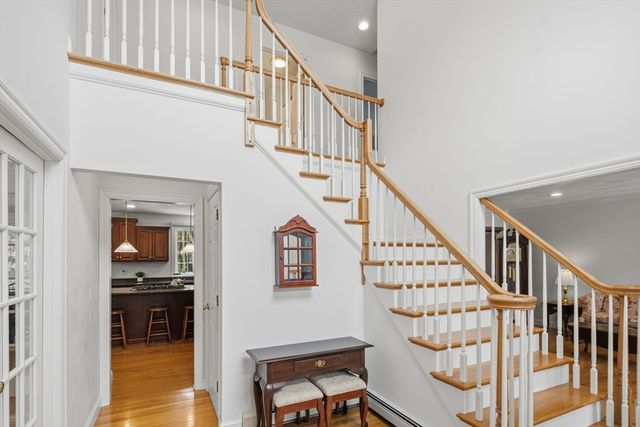 24 Talbott Farm Dr, Mendon, MA 01756