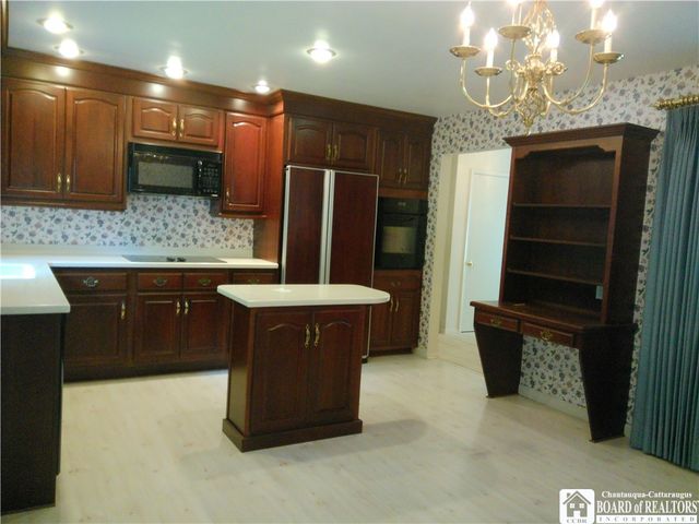 165 Connecticut Avenue, Jamestown, NY 14701