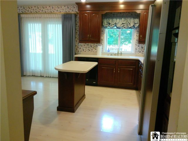 165 Connecticut Avenue, Jamestown, NY 14701