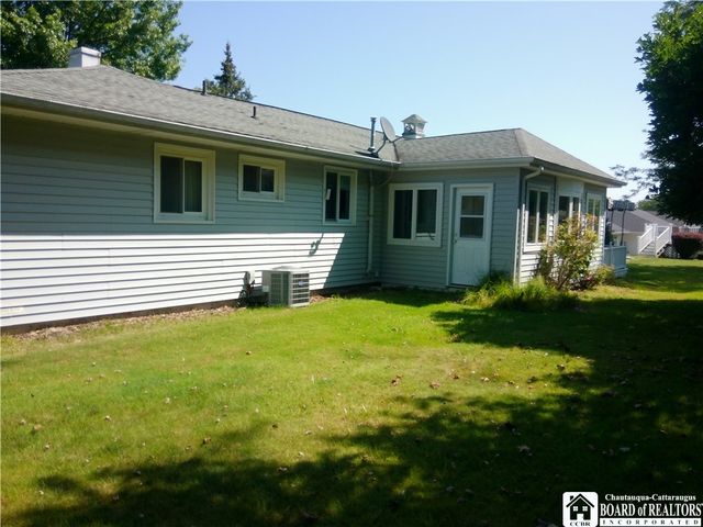 165 Connecticut Avenue, Jamestown, NY 14701