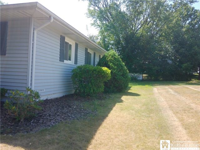 165 Connecticut Avenue, Jamestown, NY 14701