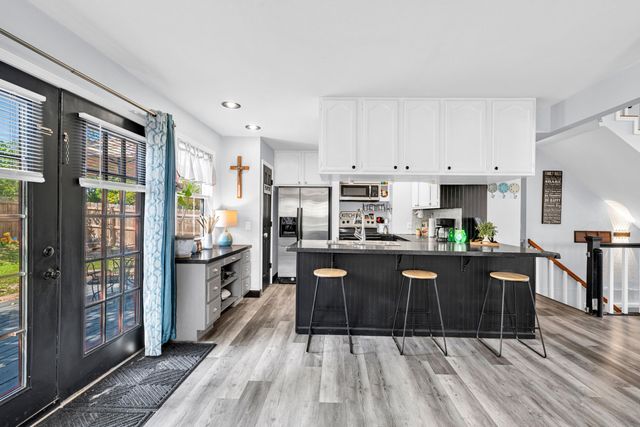 105 Pennycuick Drive, Mountain View, MO 65548