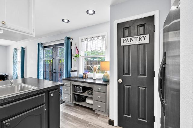 105 Pennycuick Drive, Mountain View, MO 65548