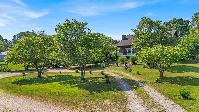 105 Pennycuick Drive, Mountain View, MO 65548