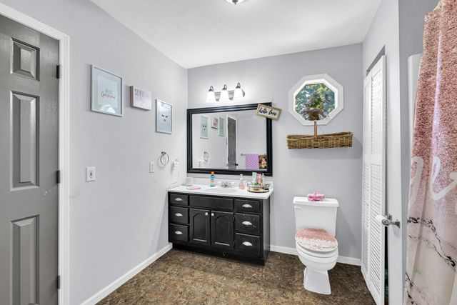 105 Pennycuick Drive, Mountain View, MO 65548