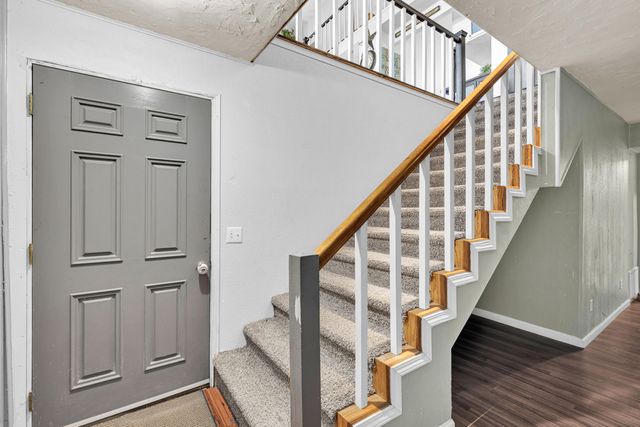 105 Pennycuick Drive, Mountain View, MO 65548