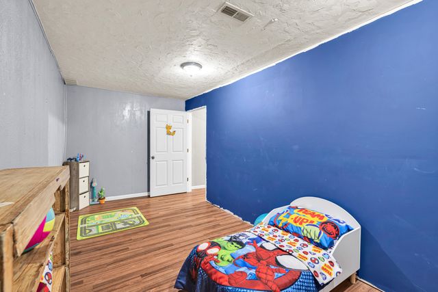 105 Pennycuick Drive, Mountain View, MO 65548