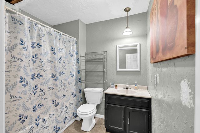 105 Pennycuick Drive, Mountain View, MO 65548