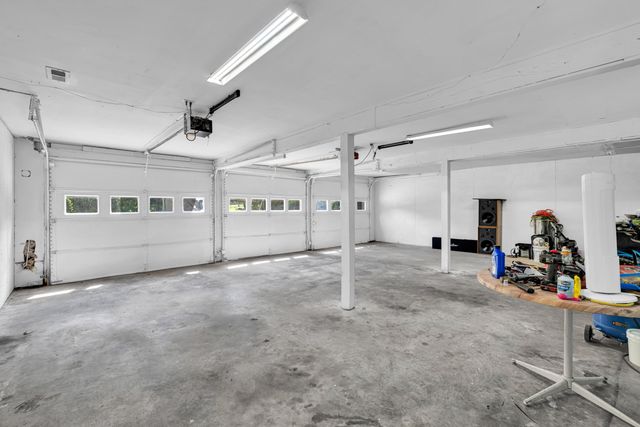 105 Pennycuick Drive, Mountain View, MO 65548