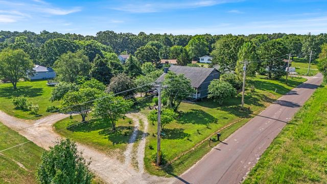 105 Pennycuick Drive, Mountain View, MO 65548