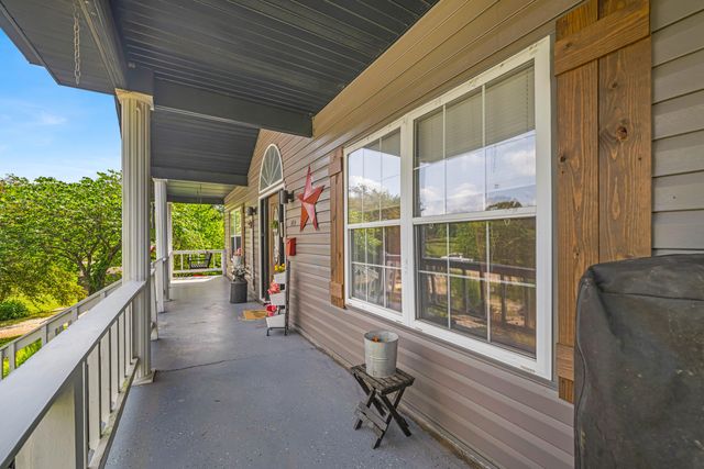 105 Pennycuick Drive, Mountain View, MO 65548