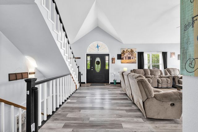 105 Pennycuick Drive, Mountain View, MO 65548