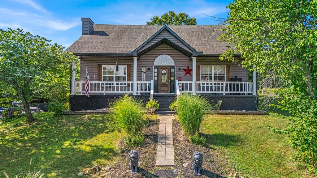 105 Pennycuick Drive, Mountain View, MO 65548