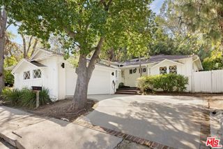 5131 Tendilla Avenue, Woodland Hills, CA 91364