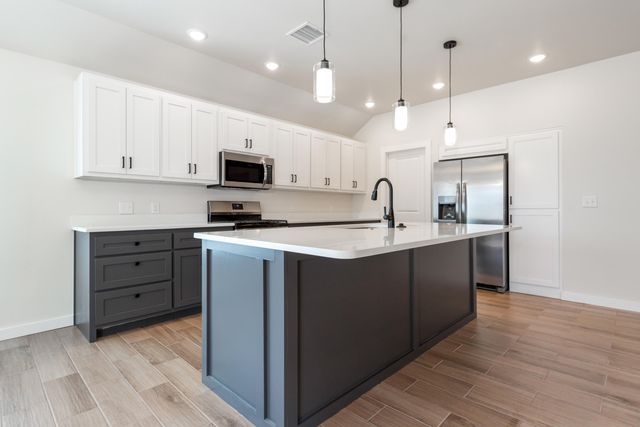 1312 Hummingbird Lane, Grove, OK 74344