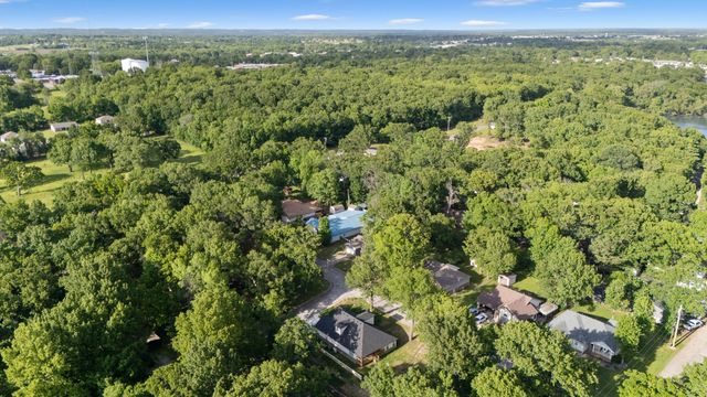 1312 Hummingbird Lane, Grove, OK 74344