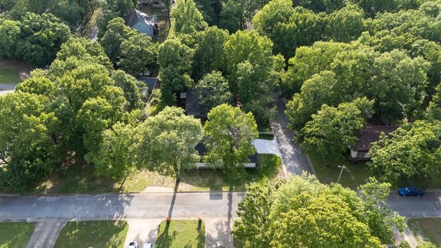 1312 Hummingbird Lane, Grove, OK 74344