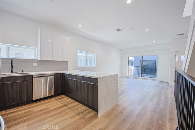 5235 Satsuma Avenue, North Hollywood, CA 91601