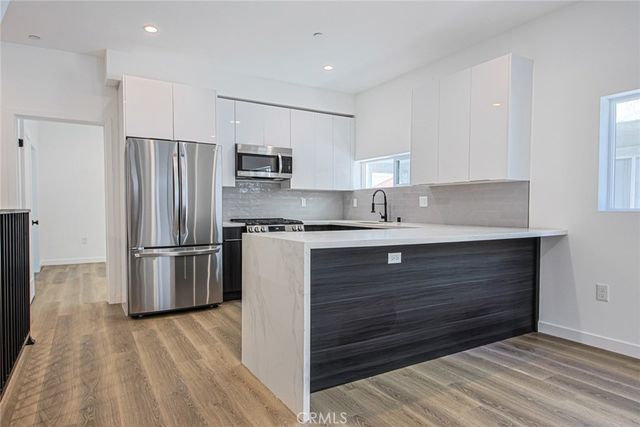 5235 Satsuma Avenue, North Hollywood, CA 91601