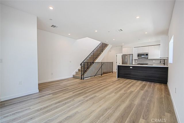 5235 Satsuma Avenue, North Hollywood, CA 91601