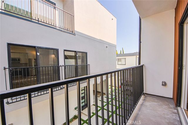 5235 Satsuma Avenue, North Hollywood, CA 91601