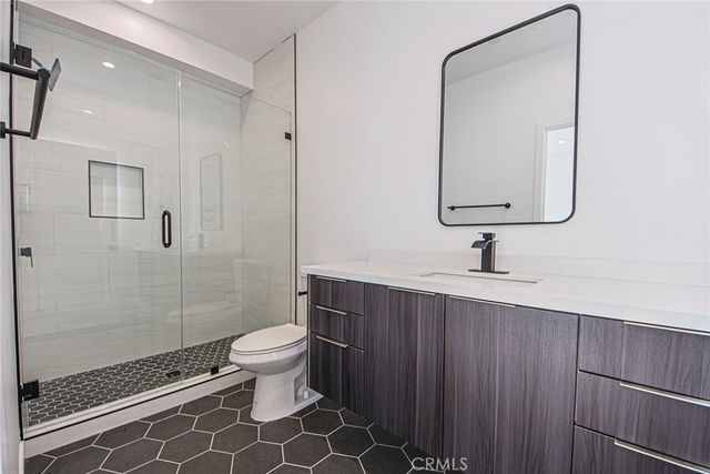 5235 Satsuma Avenue, North Hollywood, CA 91601