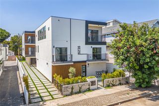 5235 Satsuma Avenue, North Hollywood, CA 91601