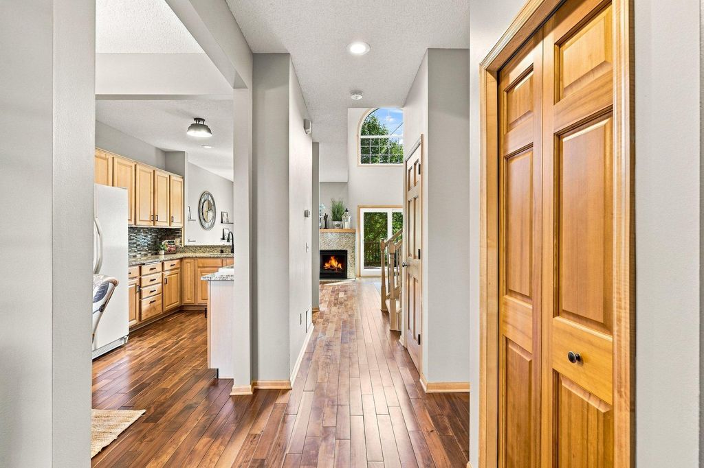 1971 Andrew Court, Chanhassen, MN 55317 — photo 2