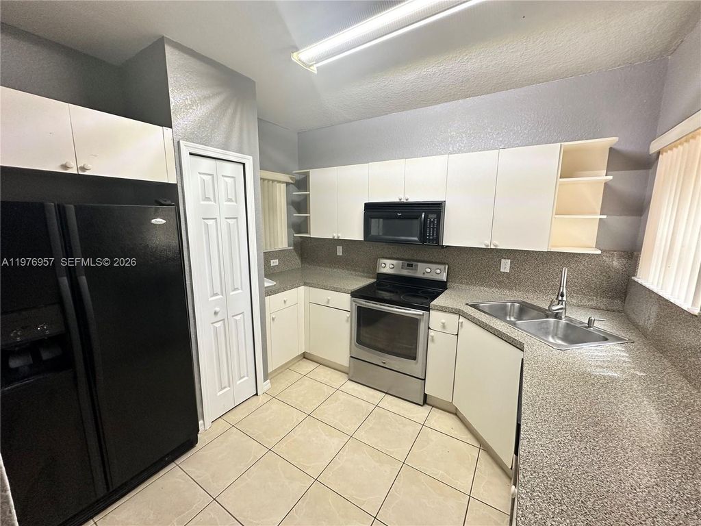 687 SW 10th Street, Florida City, FL 33034