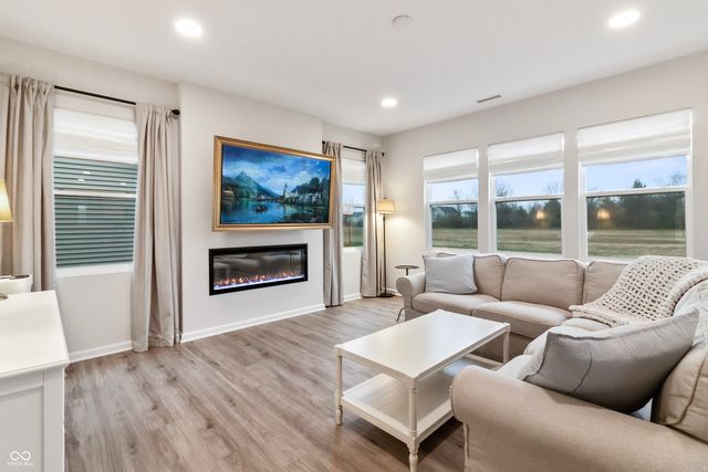 9959 Redwood Peak Lane, Indianapolis, IN 46259