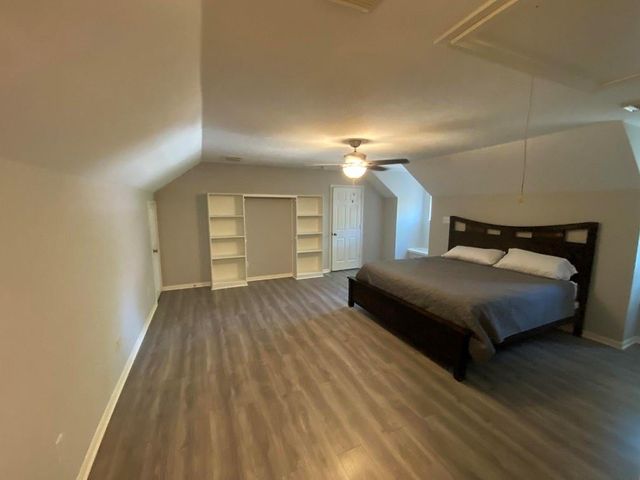 7 W Cottage Green Street, The Woodlands, TX 77382